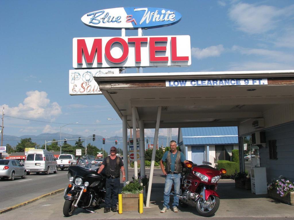 Blue And White Motel 칼리스펠 외부 사진