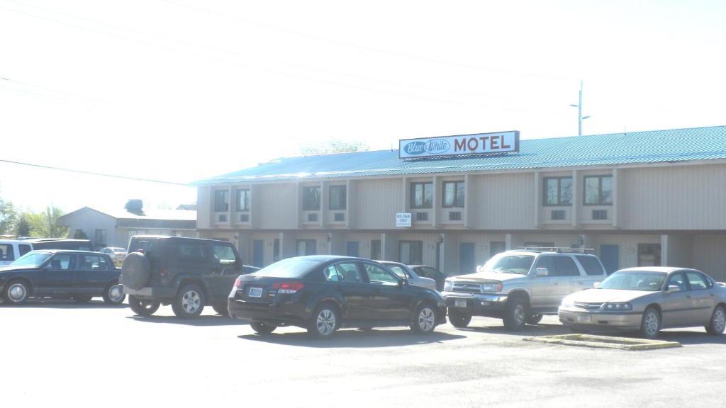 Blue And White Motel 칼리스펠 외부 사진