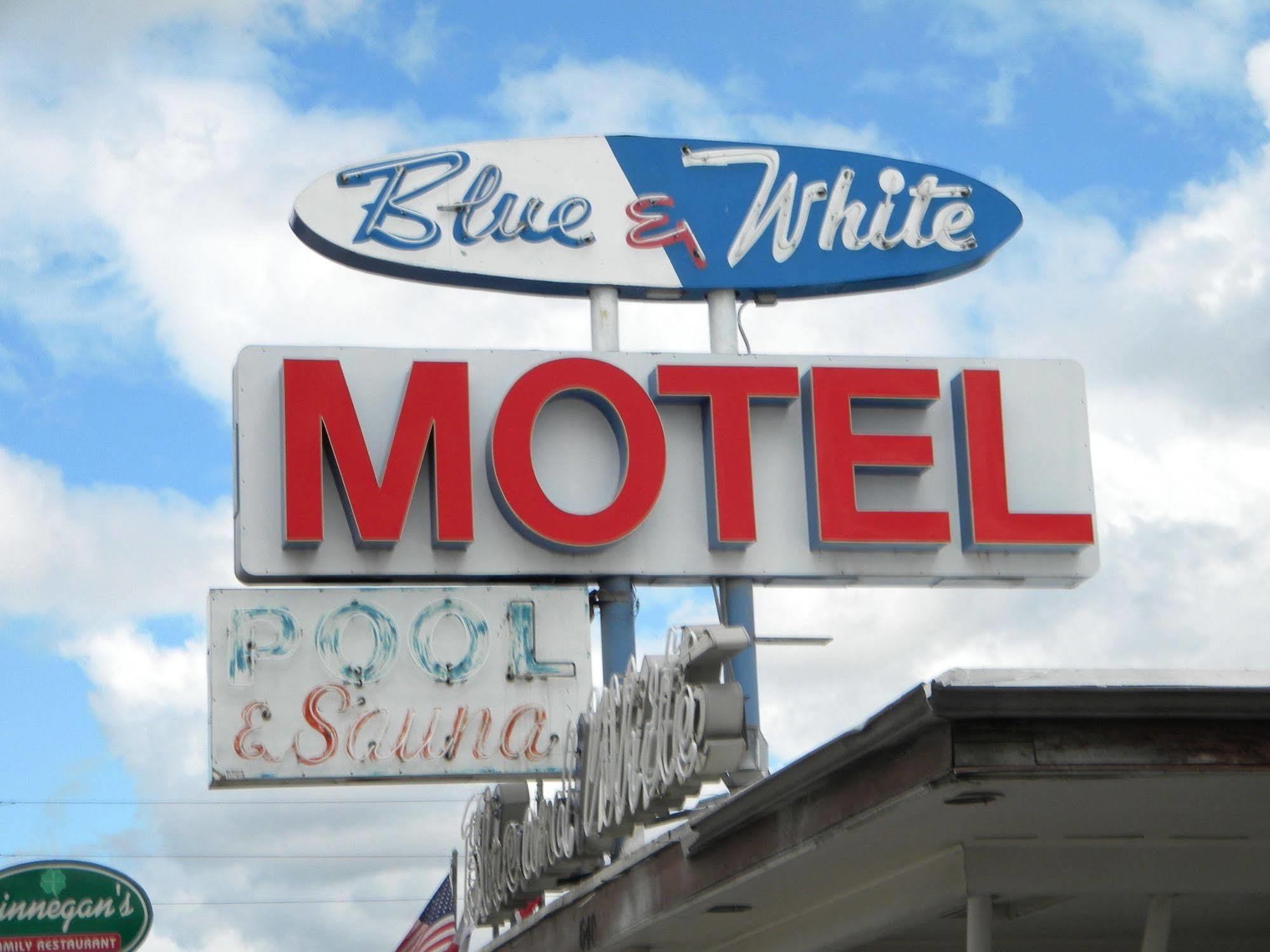 Blue And White Motel 칼리스펠 외부 사진