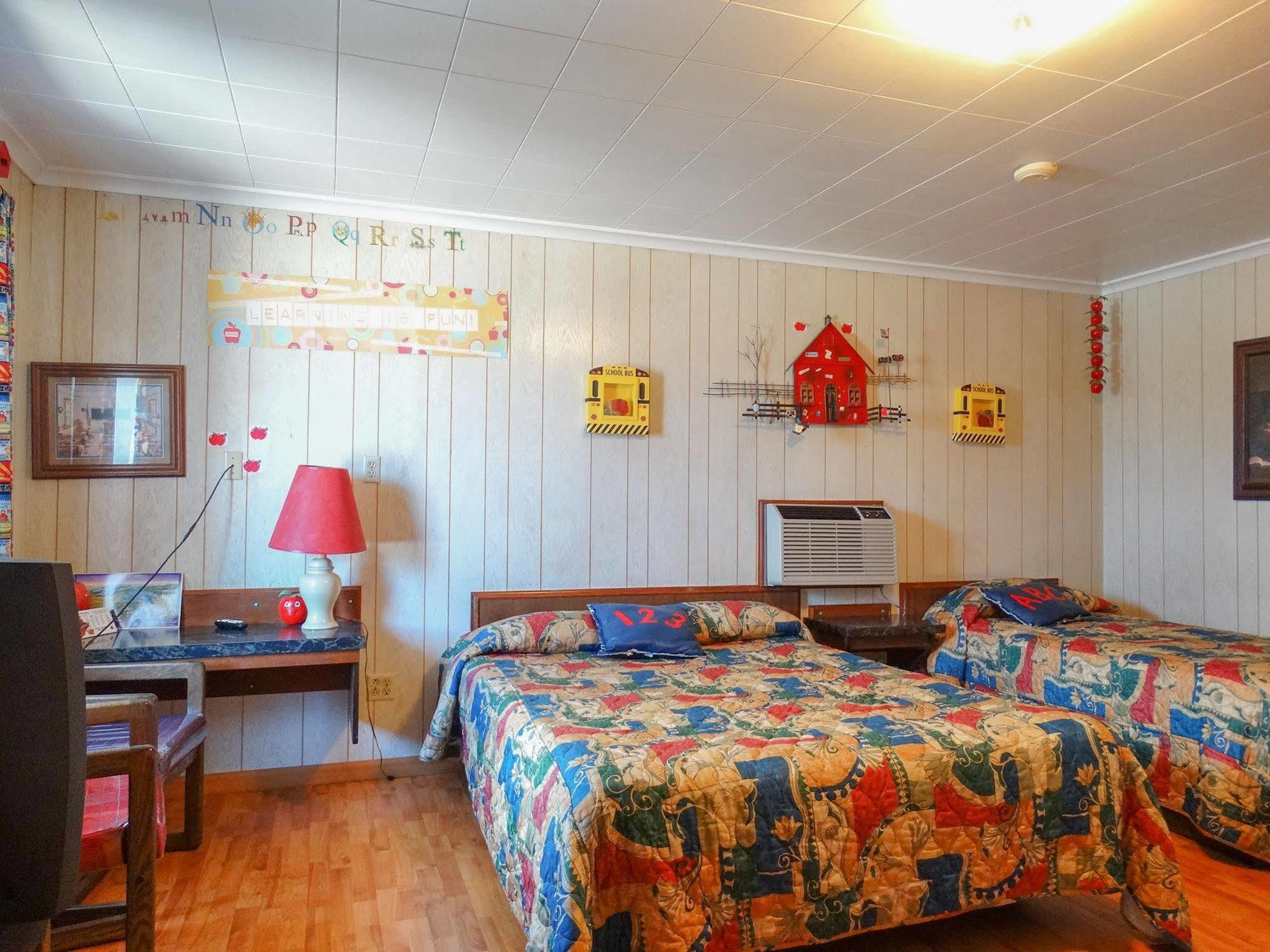 Blue And White Motel 칼리스펠 외부 사진