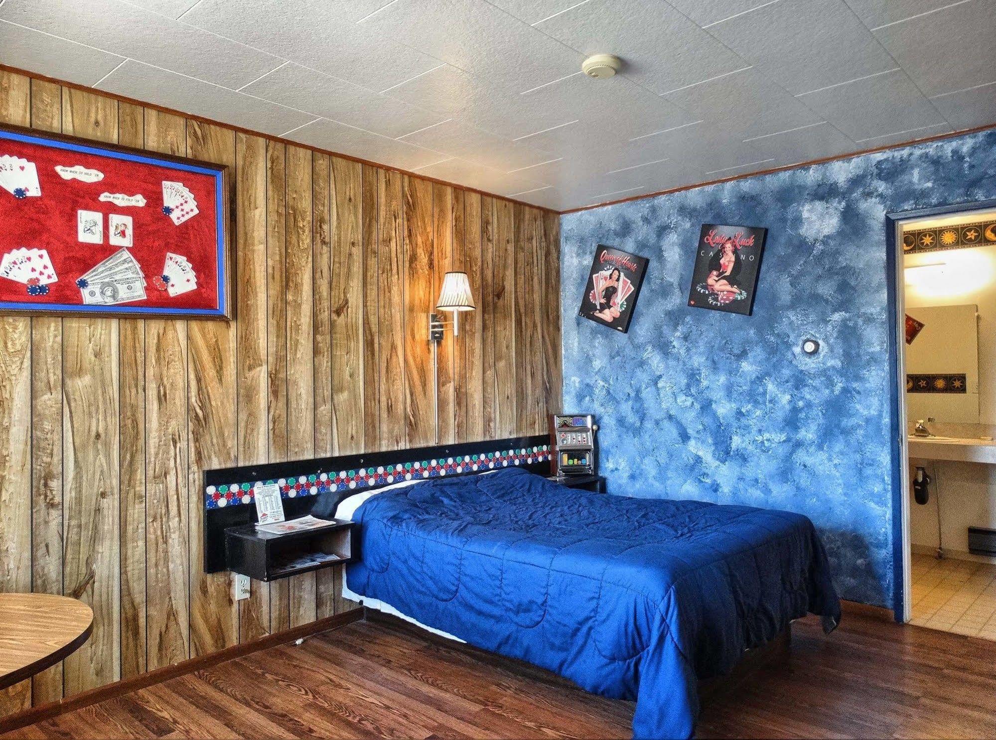 Blue And White Motel 칼리스펠 외부 사진