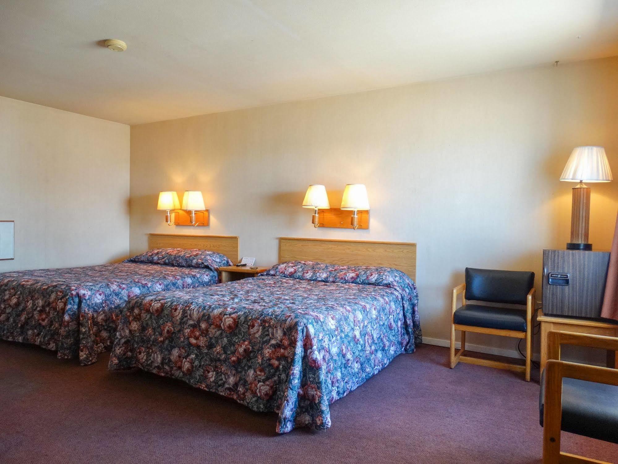 Blue And White Motel 칼리스펠 외부 사진