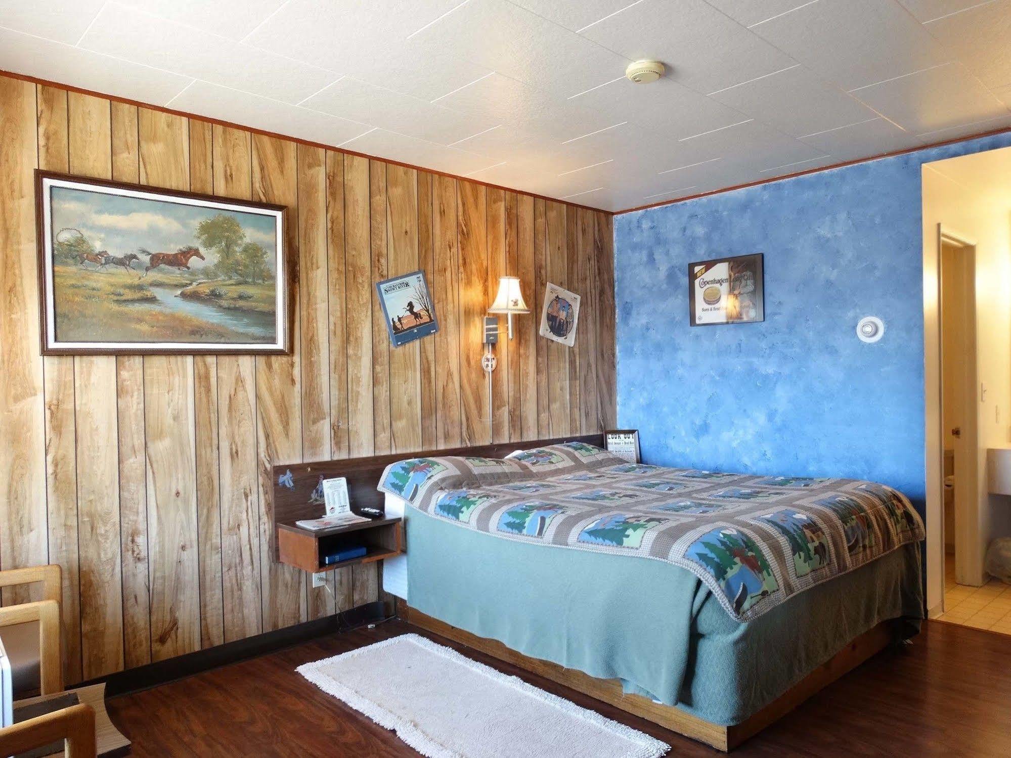 Blue And White Motel 칼리스펠 외부 사진